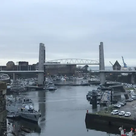 Lejlighed Center - 2 Bedrooms - 4 Pers - With Parking