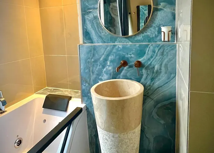 Lejlighed Center - 2 Bedrooms - 4 Pers - With Parking