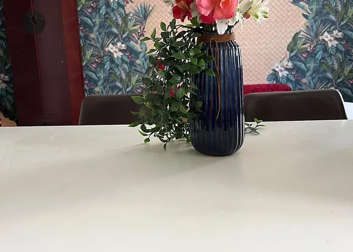 Center - 2 Bedrooms - 4 Pers - With Parking Lejlighed