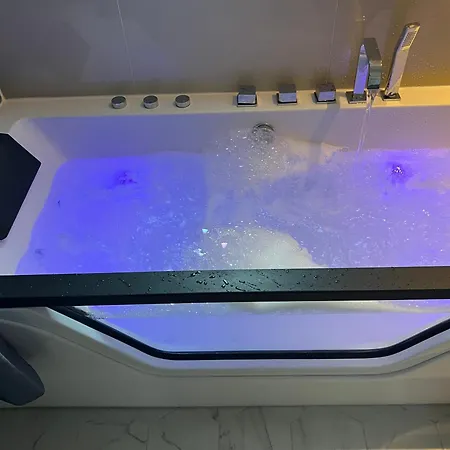 Center - 2 Bedrooms - 4 Pers - With Parking Appartement