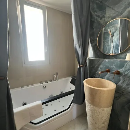 Appartement Center - 2 Bedrooms - 4 Pers - With Parking