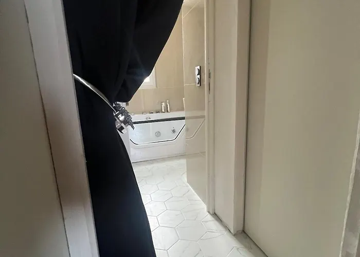 Center - 2 Bedrooms - 4 Pers - With Parking